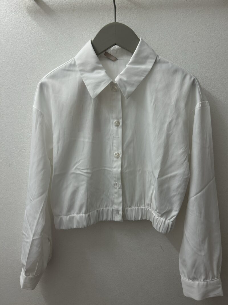 Camicia cropped con elastico in vita